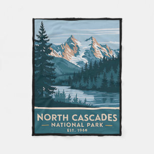 North Cascades National Park Vintage Kamperen Here Fleece Deken