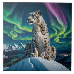 “Northern Sky Wanderer” – Sneeuwluipaard Portret Tegeltje