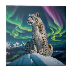 “Northern Sky Wanderer” – Sneeuwluipaard Portret Tegeltje
