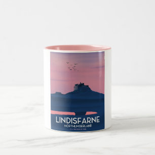 Northumberland van Lindisfarne de reisaffiche van Tweekleurige Koffiemok