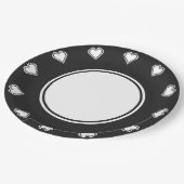 Nos cœurs 8 bits sur assiette en papier noir (Angle)