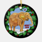 Nosey 2019 kerstversiering, 2 zijdes keramisch ornament (Voorkant)
