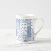 Nostalgique Indigo Faux Patchwork Bone China Mug (Droite)