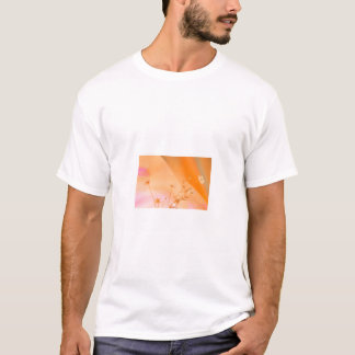 Nostalgische motieven voldoen aan innovatieve ontw t-shirt