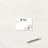 Note de post-it d'infirmière d'école (Sur un bureau)