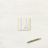 Note de post-it florale de l'abeille 3x3 (Sur un bureau)