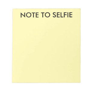 Note pour l'écriture de selfie blocs-notes jaune m