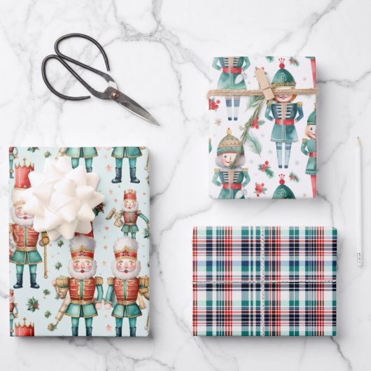 Notenkraker Christmas Greenery & Plaid Inpakpapier Vel (Voorkant)