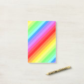 Notes de post-it d'arc-en-ciel (Sur un bureau)