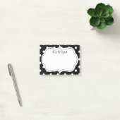 Notes de post-it noires et blanches de monogramme (Bureau)