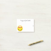 Notes de post-it personnalisées par emoji heureux (Sur un bureau)