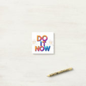 Notes motivantes « Faire maintenant » Post-it – R (Sur un bureau)