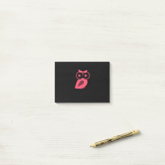 Notes post-it® de Chouette rose (Sur un bureau)