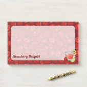 Notes post-it de fraise Daiquiri (Sur un bureau)