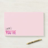 Notes post-it de la vérification de grammaire (Sur un bureau)