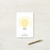 Notes post-it de l'ampoule de l'enseignant (Sur un bureau)