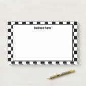 Notes post-it en noir et blanc À damiers classique (Sur un bureau)