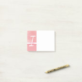 Notes post-it monogramme rose (Sur un bureau)