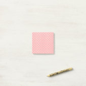 Notes post-it rose pâle (Sur un bureau)