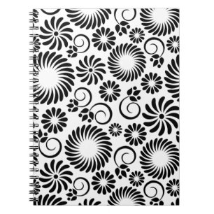 notitieboek met zwarte en witte florale oplossing