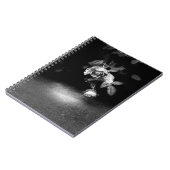 Notitieboek van zwarte en witte bloemen (Linkerzijde)