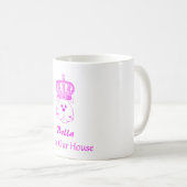 Notre chien gouverne notre maison Mug (Devant droit)