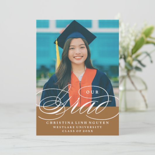 NOTRE ÉLÉGANT SCRIPT GRAD | CARTES D'INVITATION À (Debout devant)