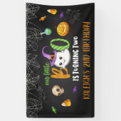 Notre petit garçon va tourner deux bannières d'ann (Vertical)