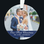 Notre première photo Mariage de Noël bleu<br><div class="desc">Notre premier Mariage de Noël Photo Blue Ornament avec Snowflakes retour.</div>