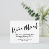 "Nous avons déménagé" Écriture moderne Carte blanc (Debout devant)