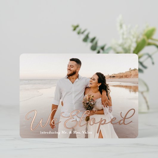 Nous Avons Elopé Faire-part Real Foil Headline (Debout devant)