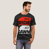 Nous roulons à Dawn T-Shirt - Adventure Biker (Devant entier)