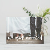 Nous sommes mariés carte photo de script moderne (Debout devant)