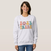Nouveau An Retro 2023 Tribe Group Sweatshirt (Devant entier)