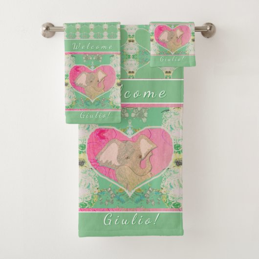 Nouveau bébé avec serviette éléphante (En situation)