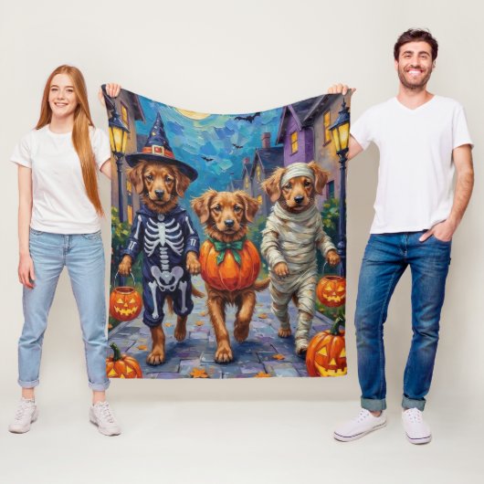 Nova Scotia Duck Tolling Retriever Halloween Fleece Deken (In situ)