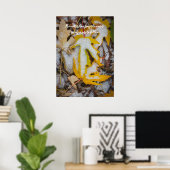 November bos: Gele bladeren onder de sneeuw Poster (Thuiskantoor)