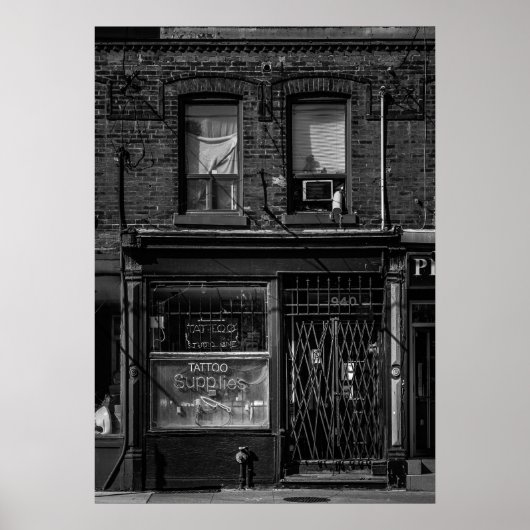 Nr 940 Queen St E 3 Poster (Voorkant)