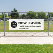 Nu Leasing Apartments Zwart-wit Uw Logo Spandoek (Insitu)