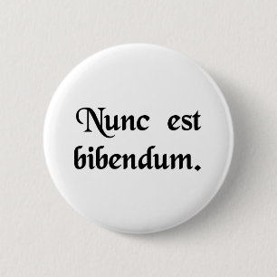 Nu moeten we drink boeken. ronde button 5,7 cm