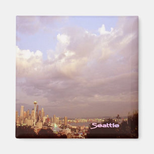 Nuages au-dessus de bel aimant de Seattle