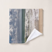 Nuages au-dessus de l'oiseau d'océan et de (Gant de toilette)