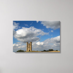 Nuages au-dessus de tour de Broadway, toile de