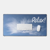 Nuages blancs et ciel bleu Typographie moderne (Clavier et souris)