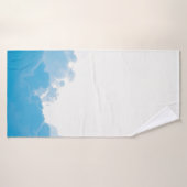 NUAGES BLEUS SOUS LE CIEL BLANC (Serviette de bain)