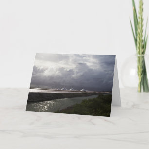 Nuages de tempête sur la carte de voeux Salt Mound