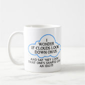 Nuages Nous Regardant Drôle Mug (Gauche)