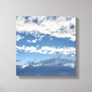 Nuages sur mur de toile