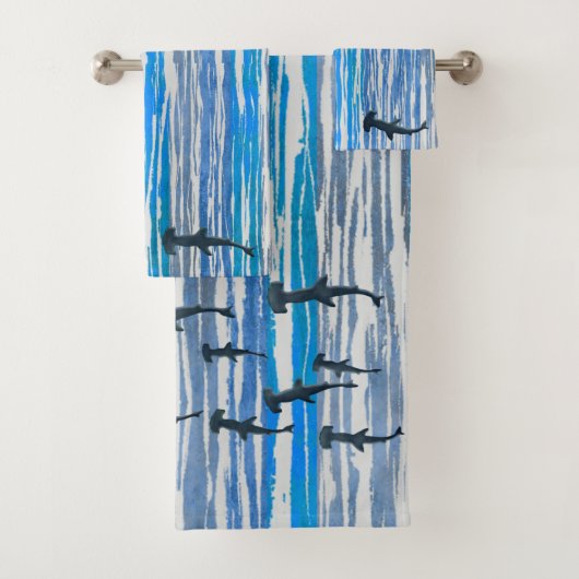 Nuances de Bleu, Gris et Blancs et Requins (En situation)