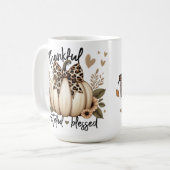 Nuances de Brown Thanksgiving Céramique Mug (Devant gauche)